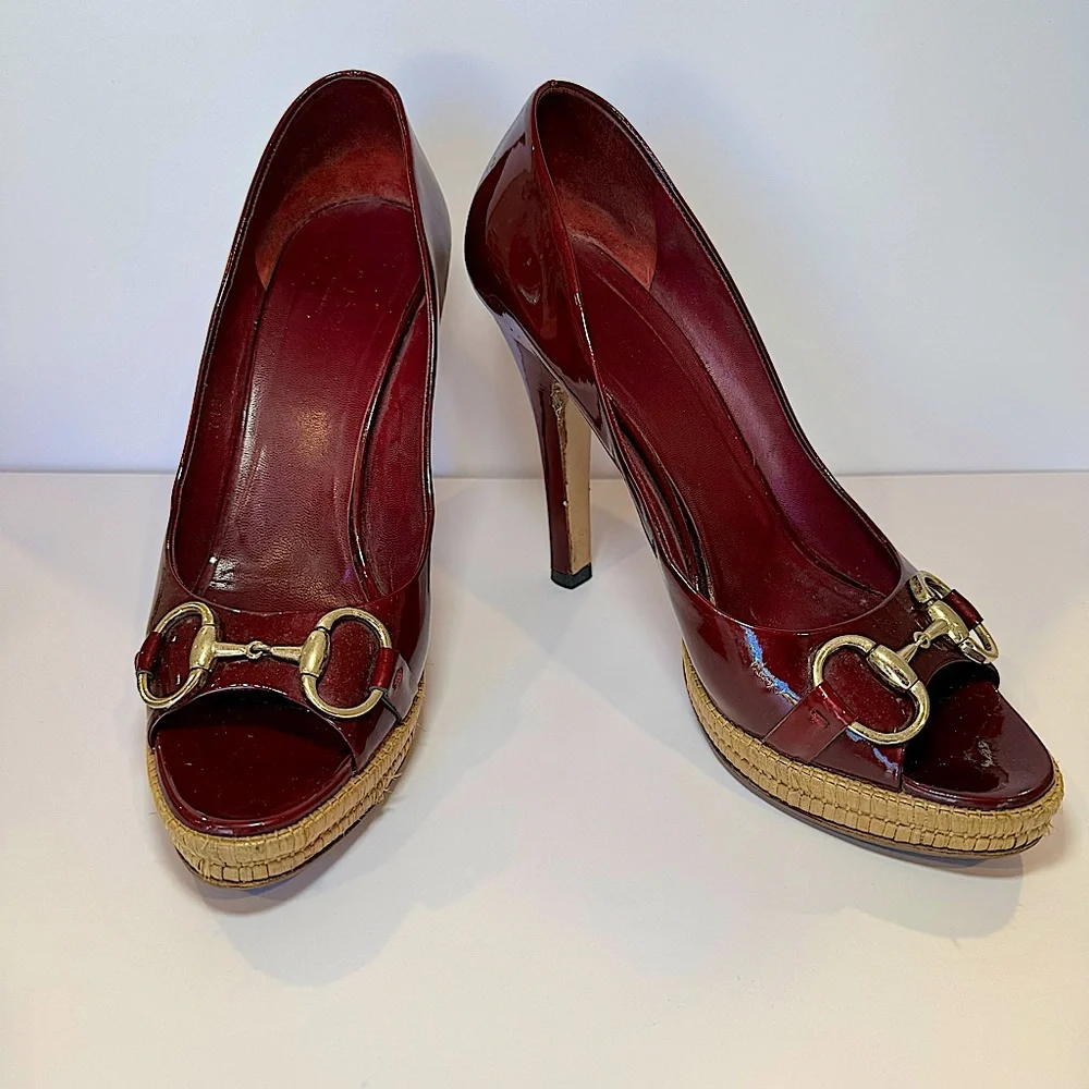 Gucci Burgundy Patent Leather Sandal W Bamboo Platform & Horsebit Accent Sz 8.5 - Picture 1 of 15
